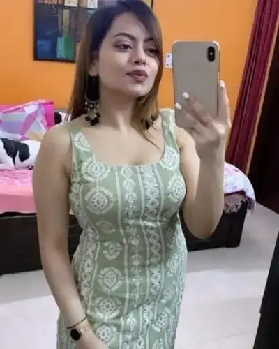Call Girl in Iluppur